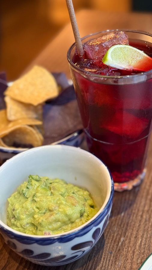 과카몰리와 음료