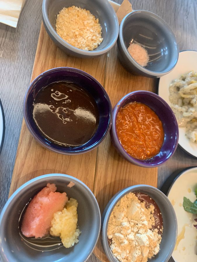 다양한 맛을 즐길 수 있는 소스