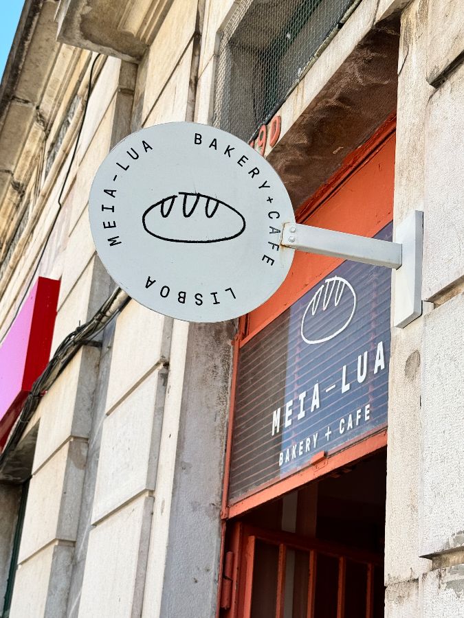 MEIA-LUA Bakery & Cafe 간판