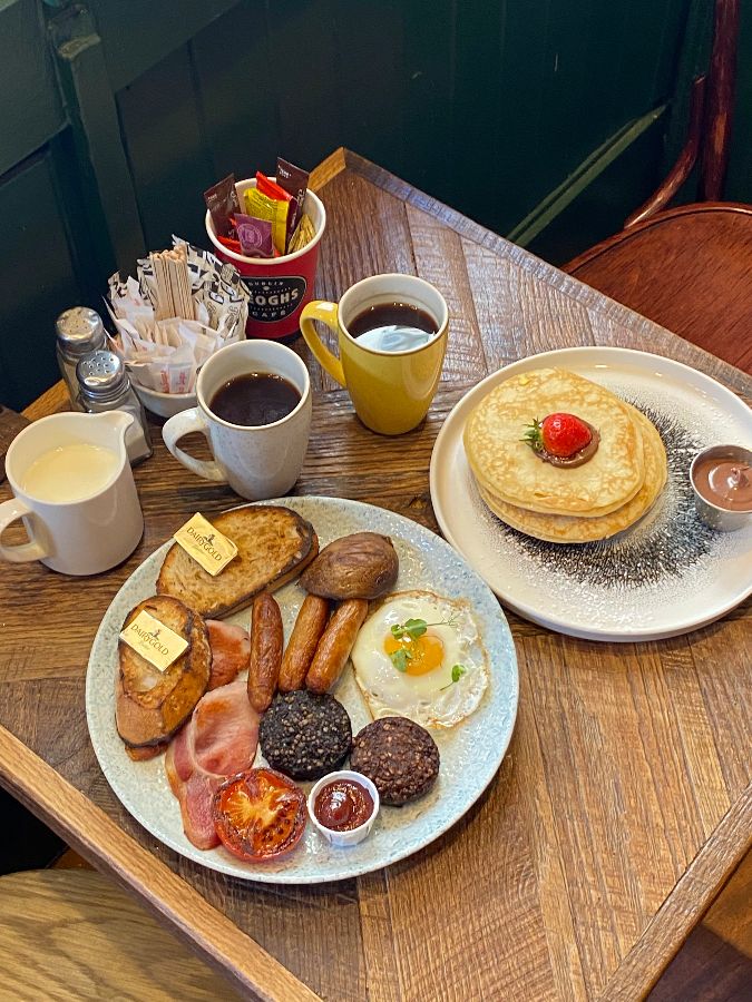 다채로운 아침 식사 메뉴