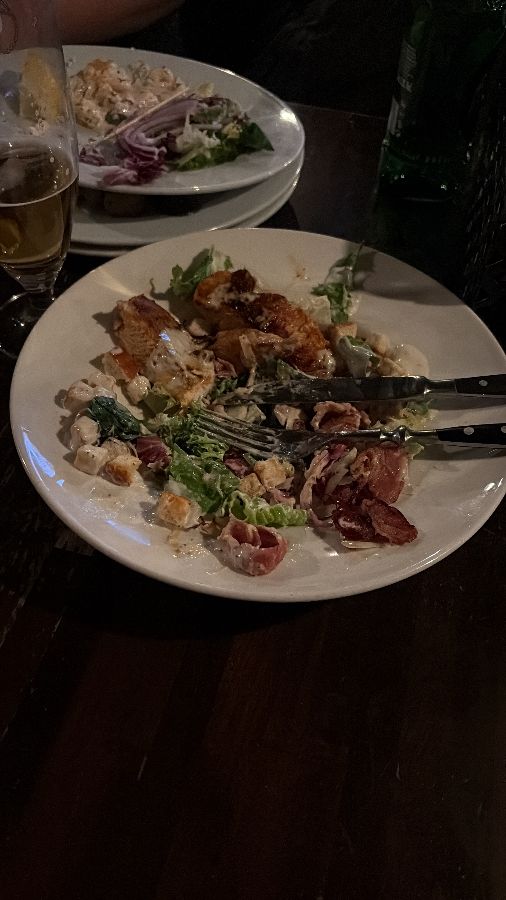 음식이 남겨진 접시