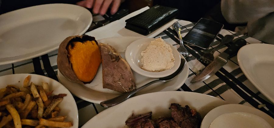 다채로운 사이드 메뉴 구성