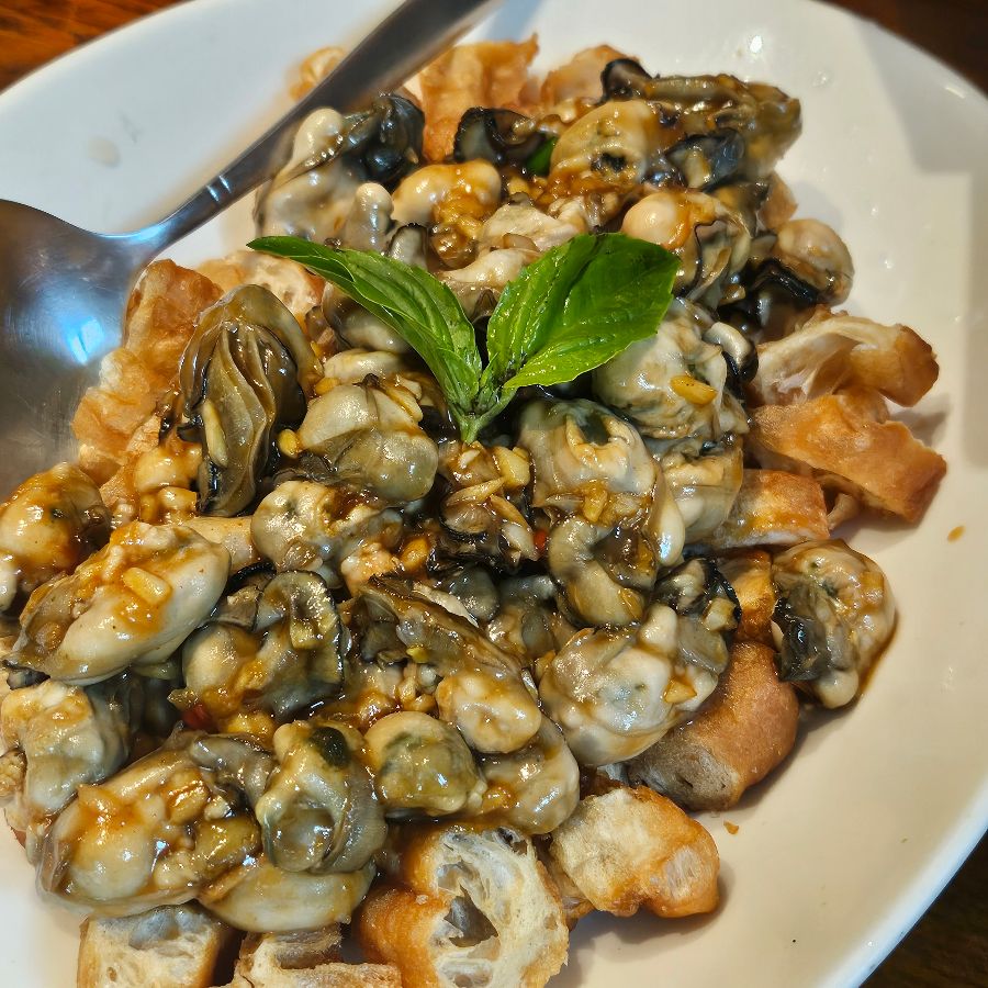 신선함이 느껴지는 오이스터 요리