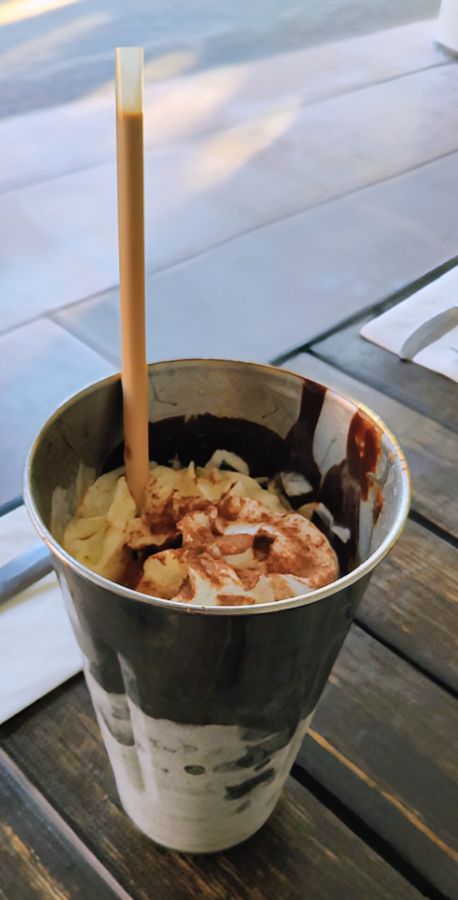 초콜릿 밀크 쉐이크