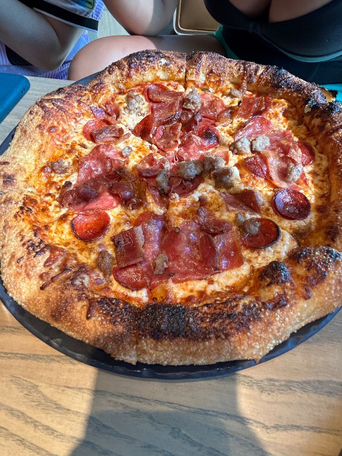 헬라 스트라치아텔라 피자