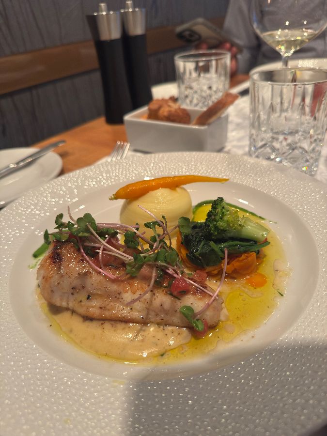 정갈한 메인 요리