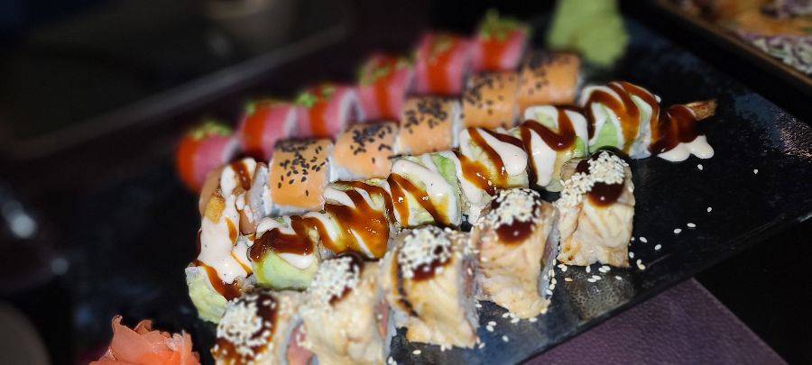 다양한 스시 롤