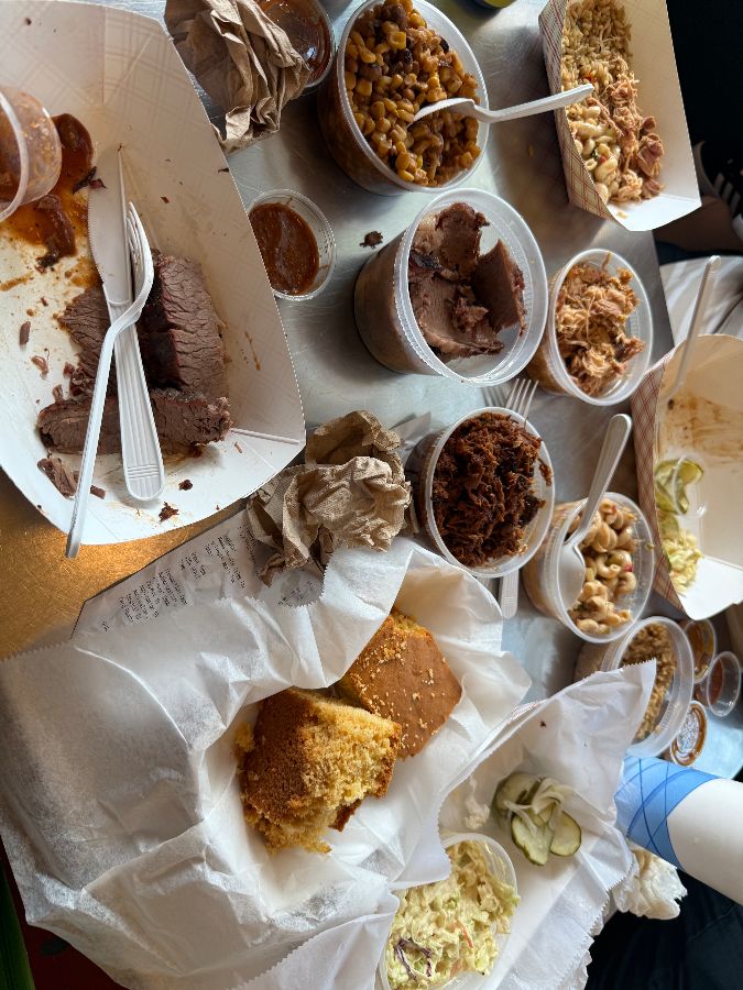 푸짐하게 차려진 한 상