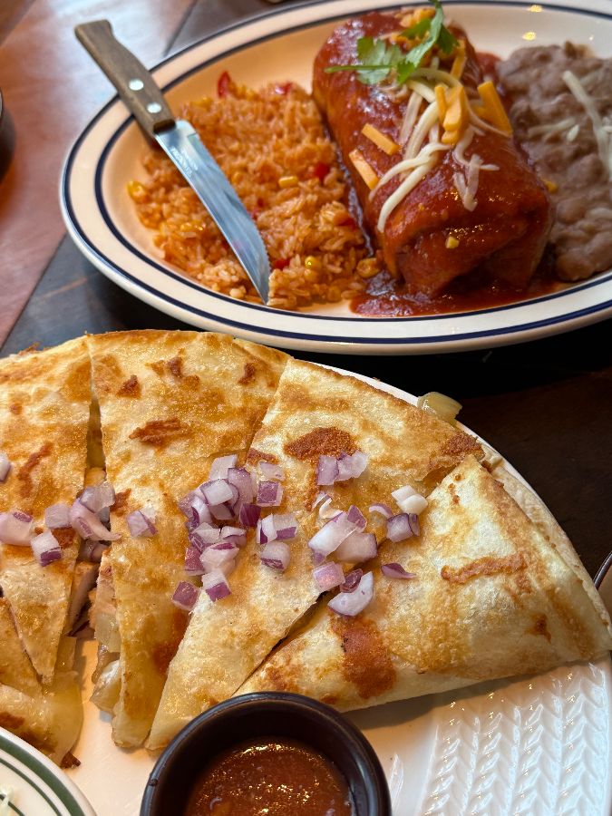 퀘사디아와 엔칠라다의 조화