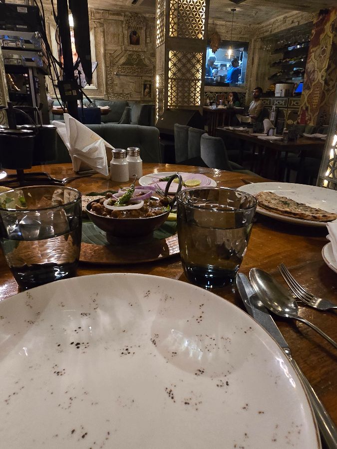 테이블 세팅과 음식