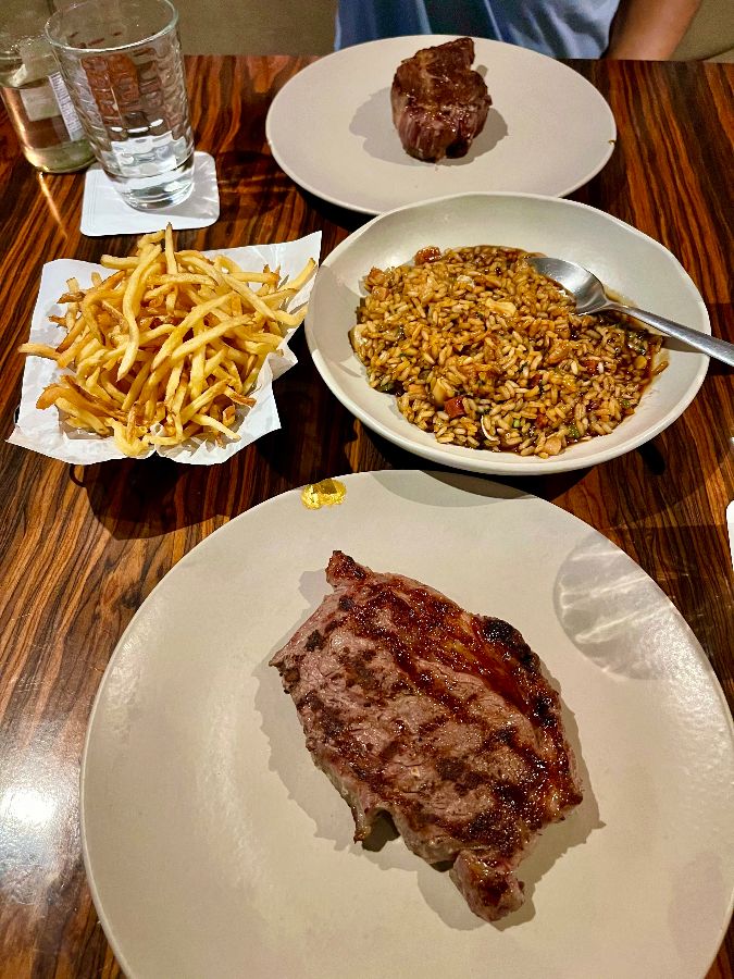 스테이크와 곁들여 먹기 좋은 사이드 메뉴