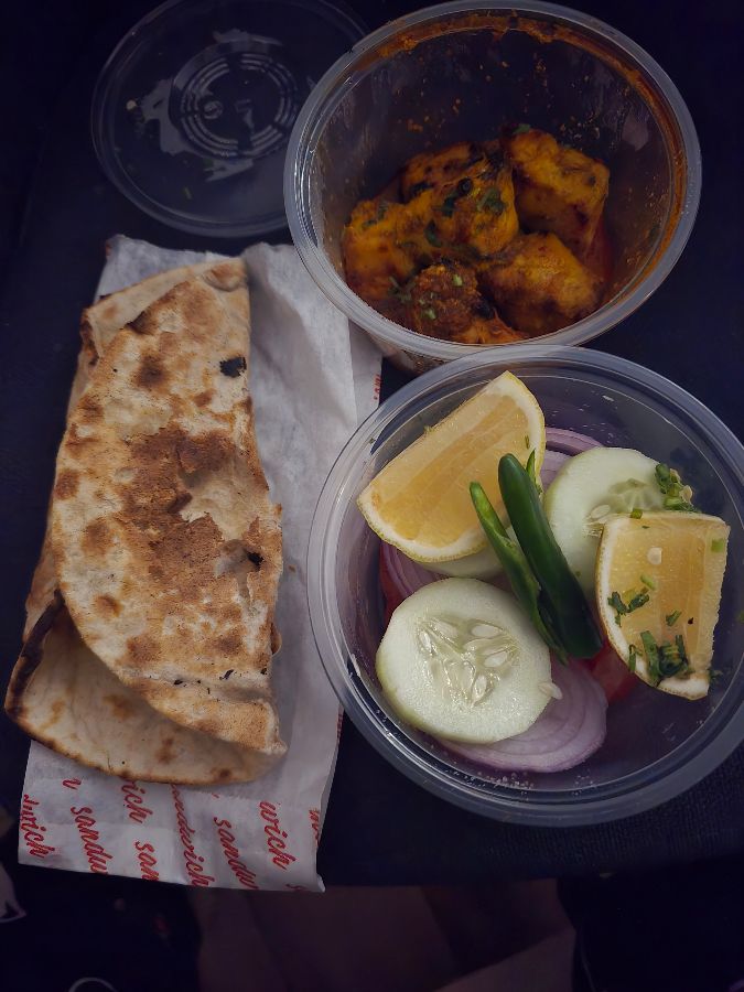 정갈하게 포장된 음식