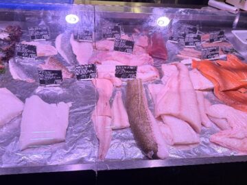 프라하 미식 여행의 정점, 신선한 해산물 맛집 서사시