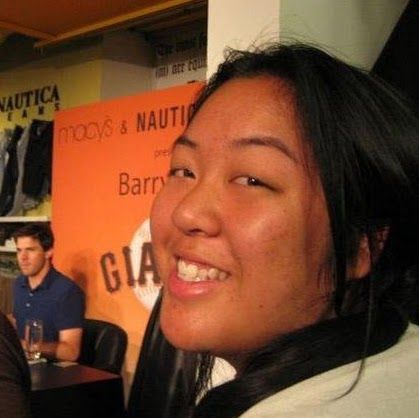 즐거운 표정의 리뷰 작성자