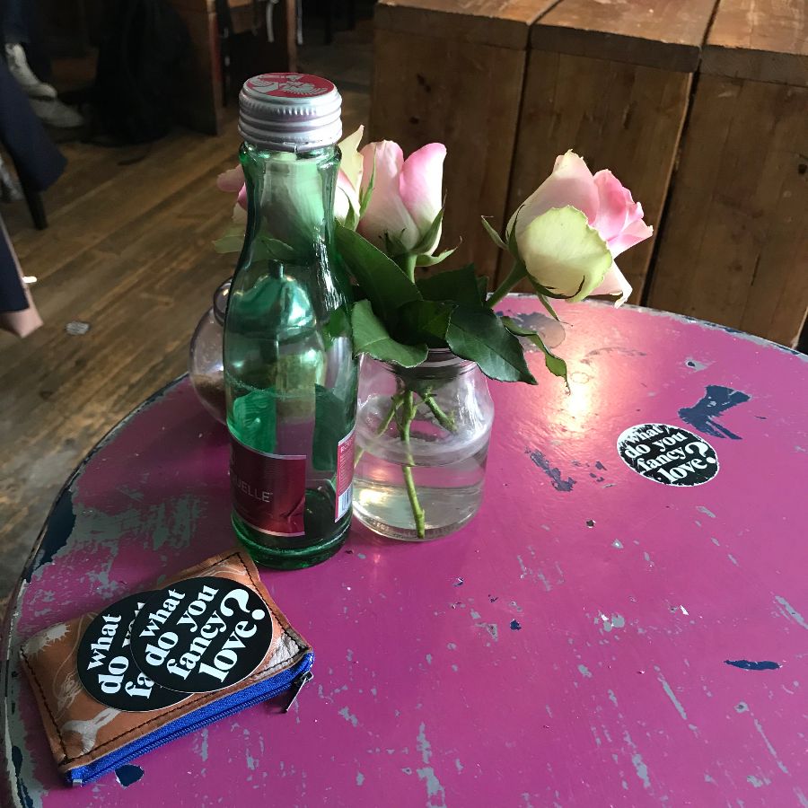 테이블 위의 꽃