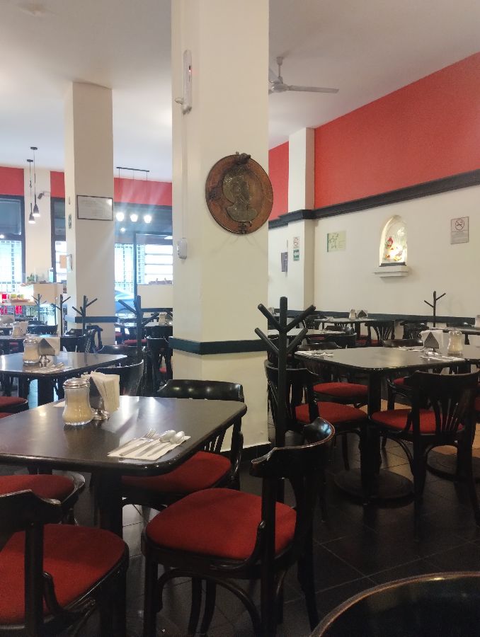 캄피라노 뷔페 음식들