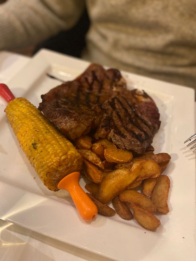 스테이크와 옥수수