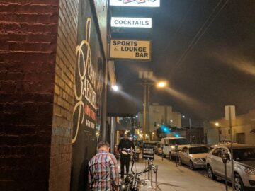 LA 밤 문화를 수놓는 별, 말스 바: 음악과 술, 그리고 특별한 분위기가 있는 맛집 탐험기