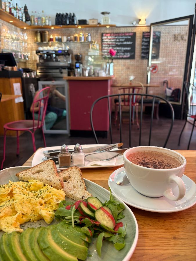 스크램블 에그와 핫초코