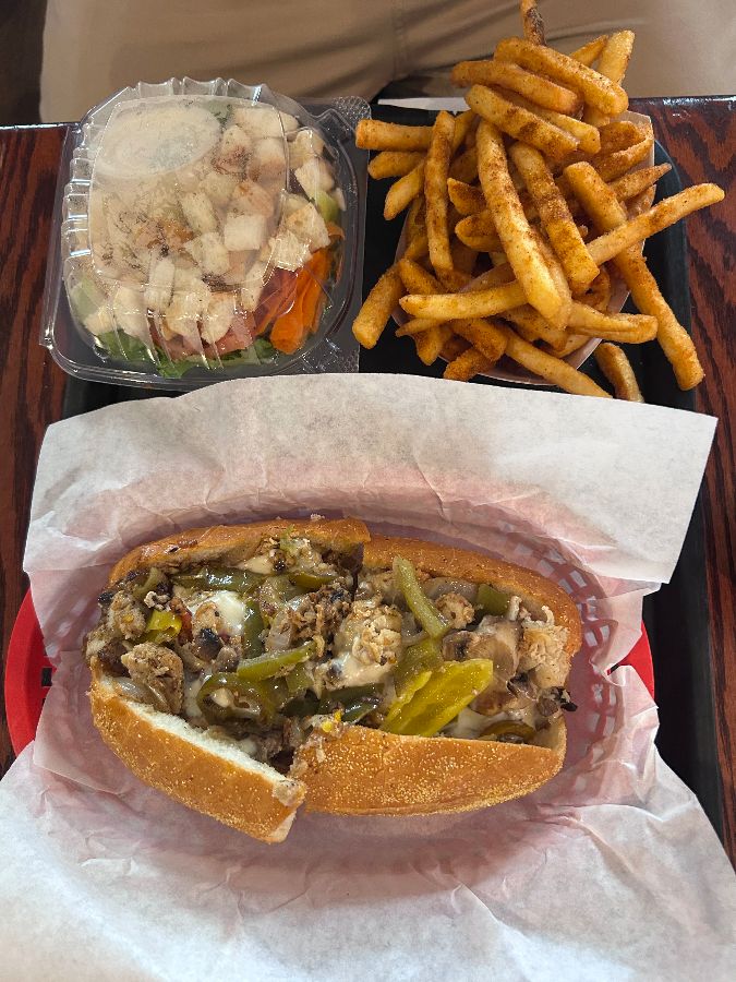 샌드위치, 맥 샐러드, 감자튀김