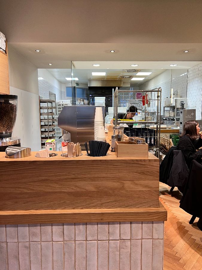 베이커리 내부 전경