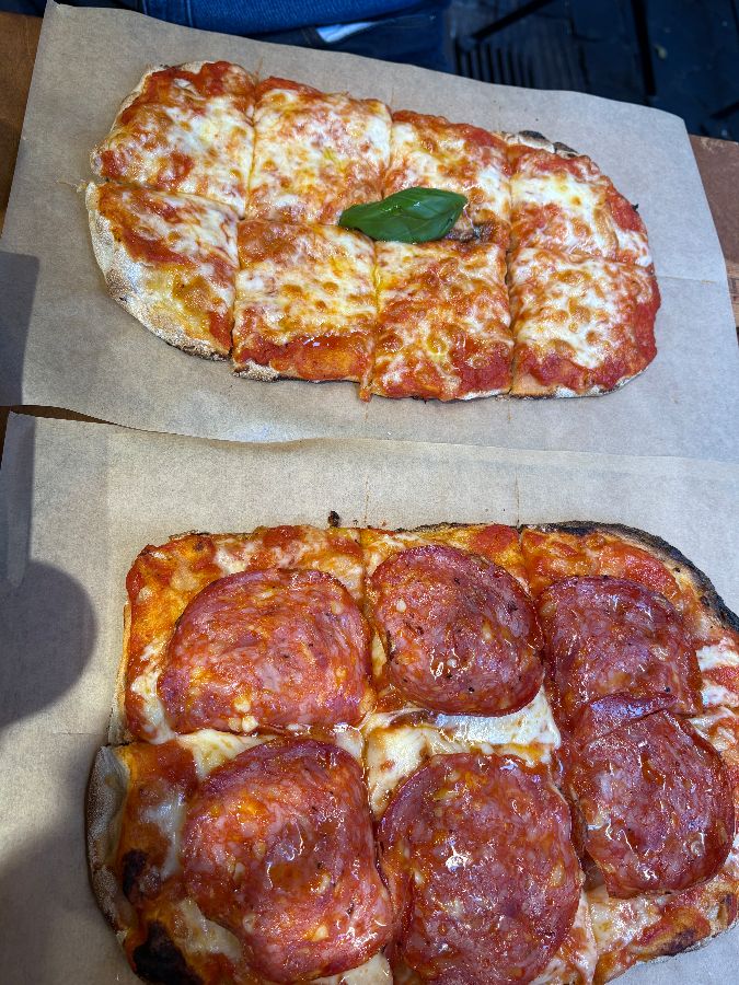 먹음직스러운 핀사 피자