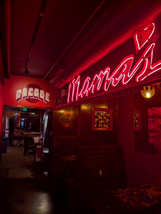 붉은색 네온사인