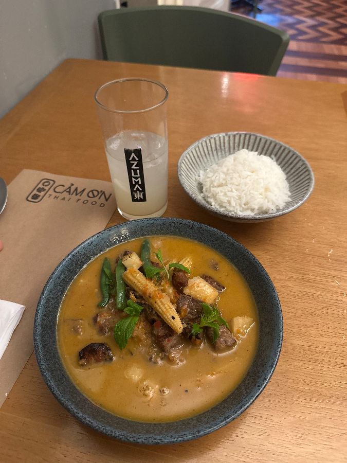 카레 요리와 밥