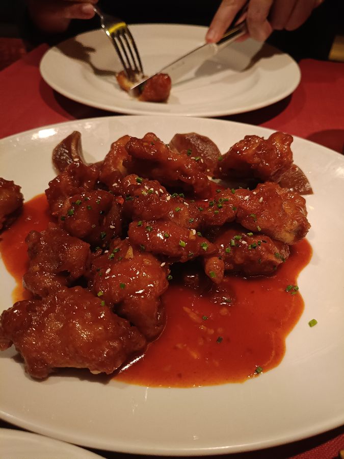 먹음직스러운 한국식 치킨