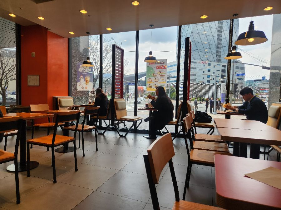 버거킹 내부 전경