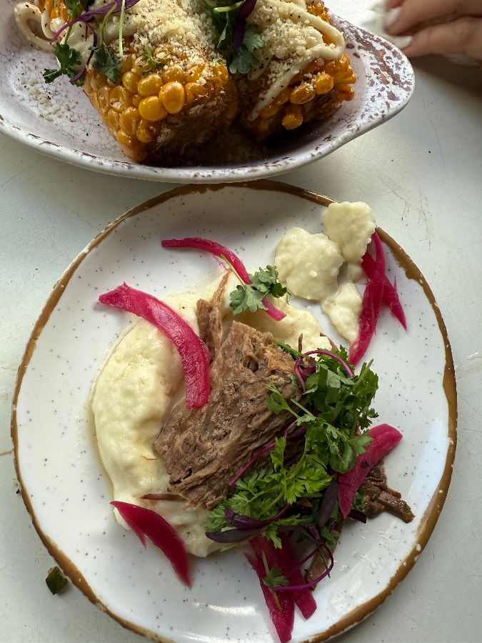 고기와 옥수수 요리