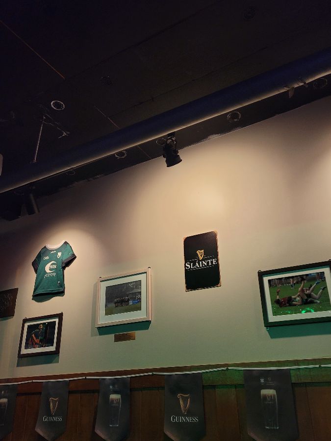 펍 내부 인테리어