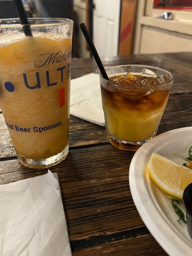 다양한 색깔의 음료