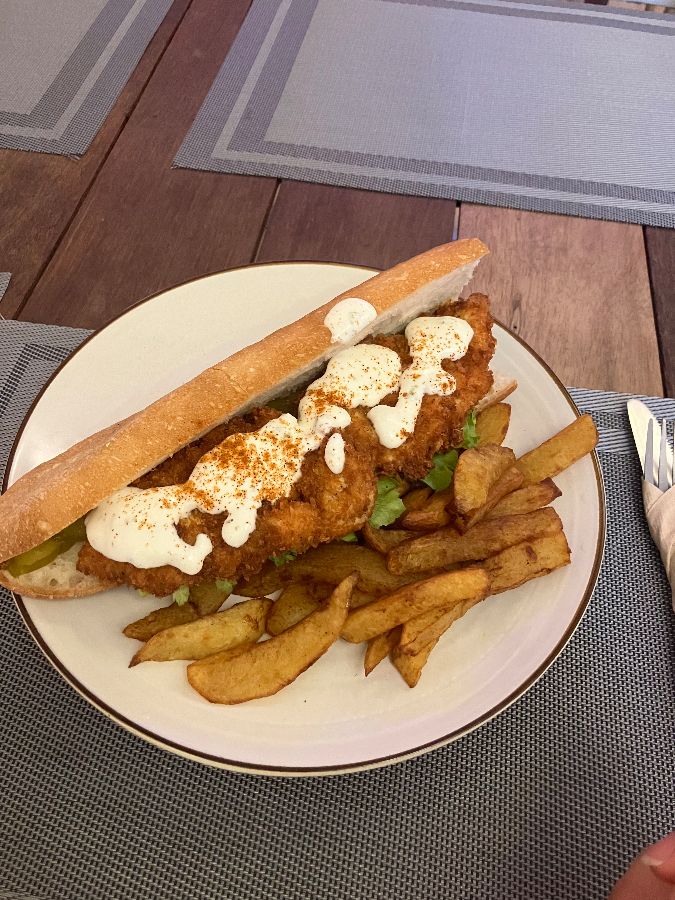 치킨 슈니첼 샌드위치