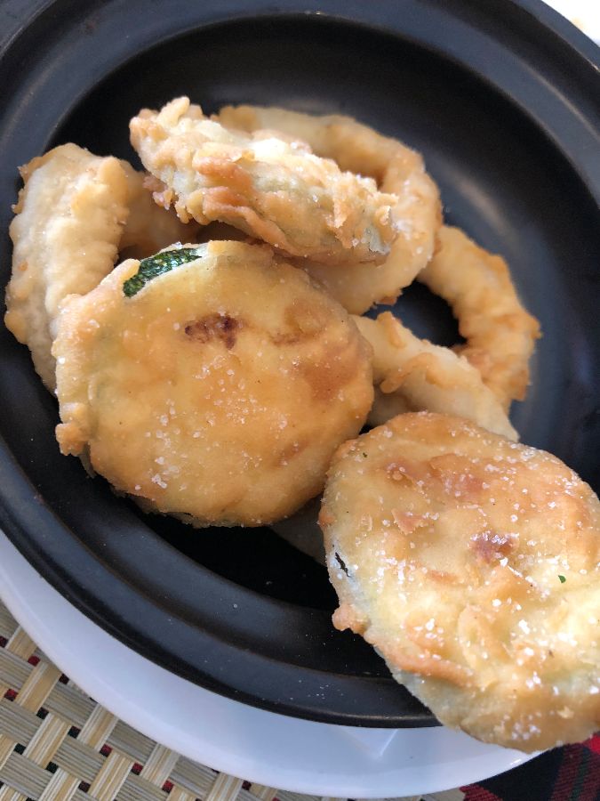 따뜻함이 느껴지는 식당 내부