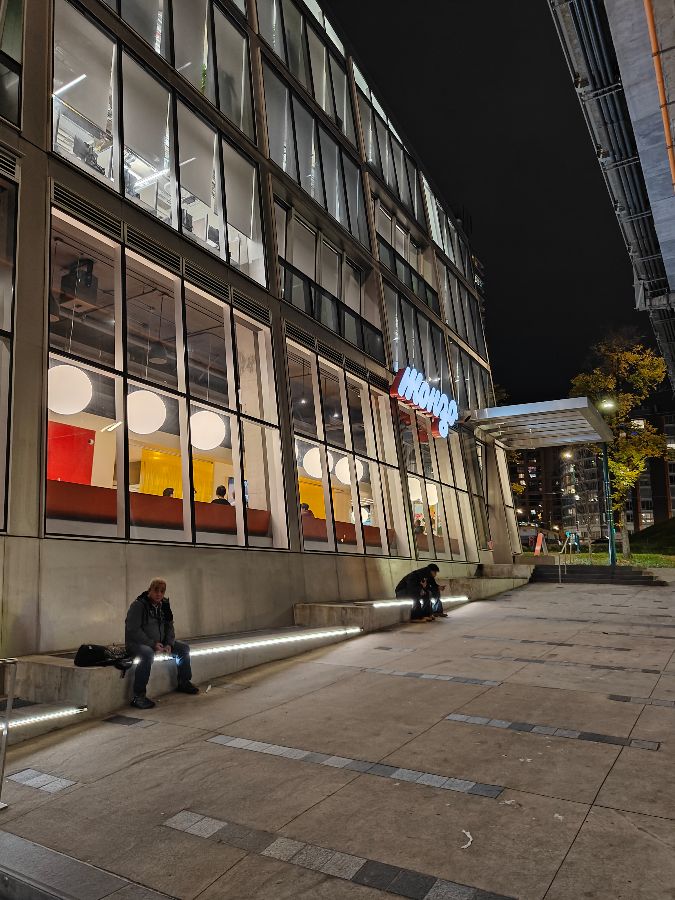 Monzo Burger 외부 모습