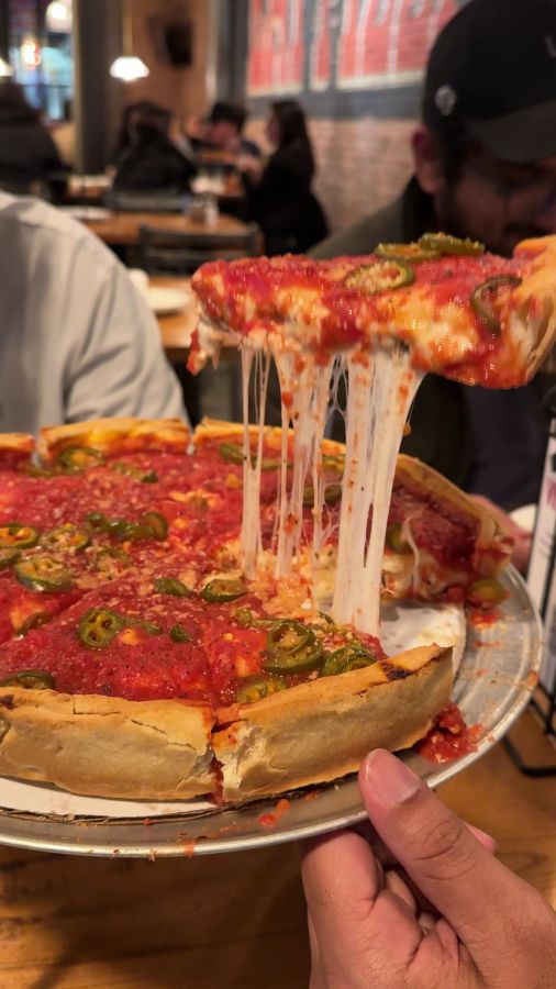 치즈가 늘어지는 딥디쉬 피자