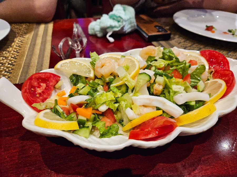 신선한 해산물 샐러드