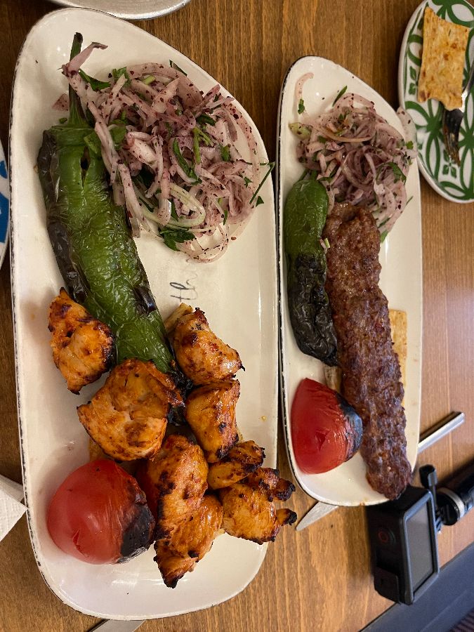 아다나 케밥과 닭고기 쉬쉬케밥