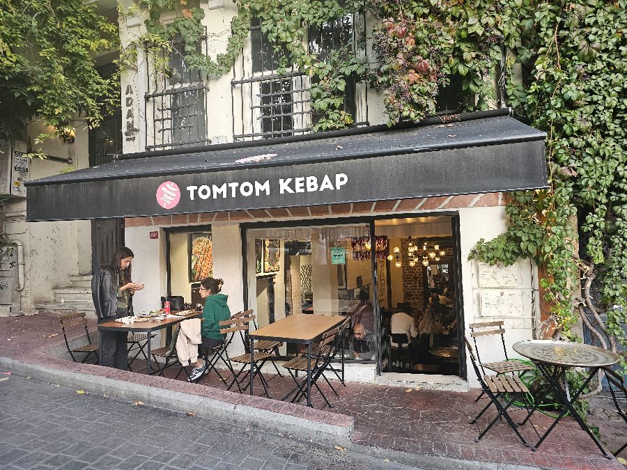 탐탐 케밥 내부 인테리어