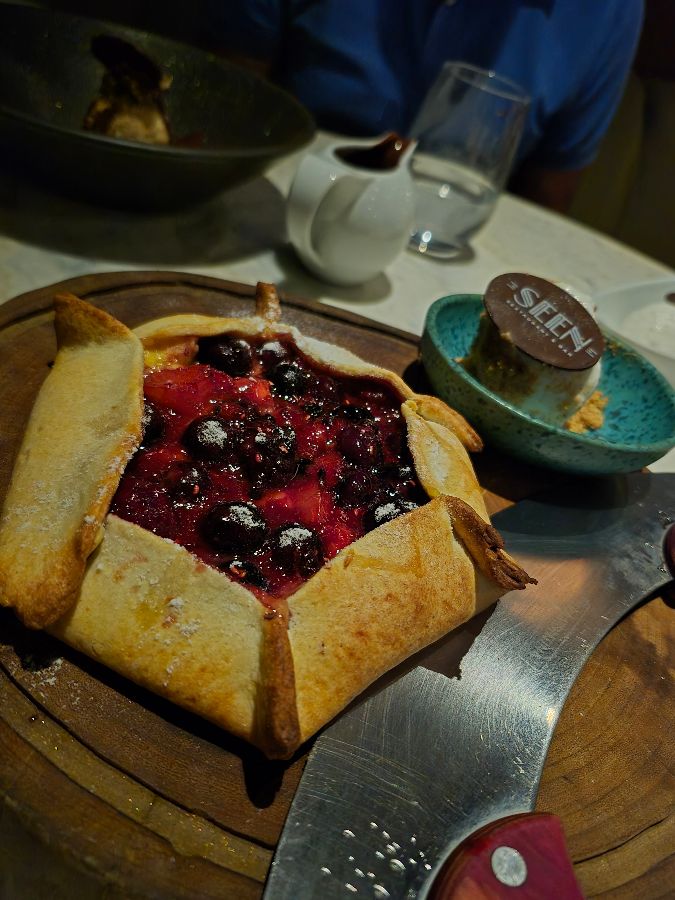 과일 타르트와 아이스크림