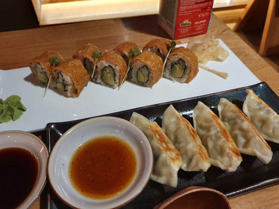 유즈묵 롤 & 교자