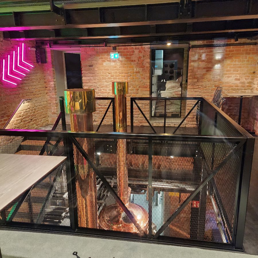 Mother and Bull 내부 인테리어