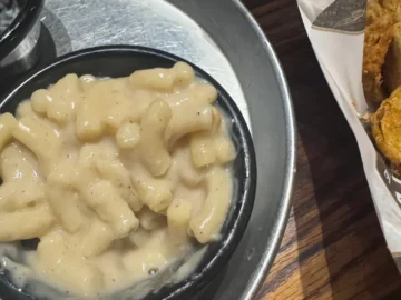 내슈빌 여행의 필수 코스, Edley’s BBQ에서 맛보는 정통 바비큐 지역 맛집