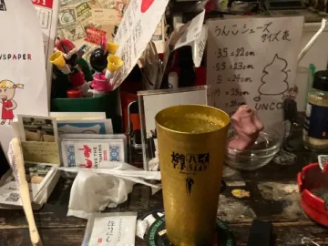 오사카 밤거리의 보석, 홀인원 다이브 바에서 만나는 짜릿한 미식 여행