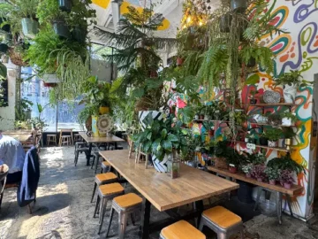 식물 정원 속 오아시스, LA 다운타운 맛집 유코 키친의 향긋한 미식 경험