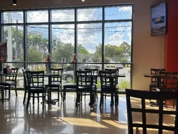 마이애미에서 만나는 쿠바의 맛, 파인크레스트 베이커리: 정통의 맛을 담은 행복한 미식 여행