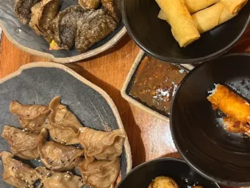 마드리드 푸엔카랄 숨은 보석, Yum Yum Dumplings에서 맛보는 세계 각국의 맛!