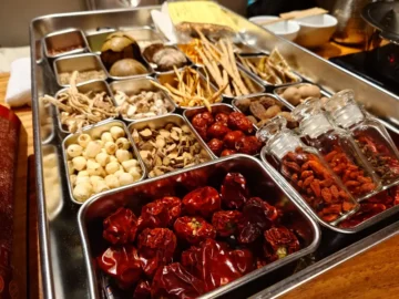 도쿄에서 만나는 약선, 요요기 불 냄비 맛집 기행