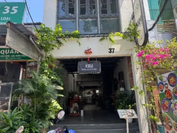 숨겨진 다낭 골목의 보석, 김 레스토랑에서 만나는 현지인 맛집의 정수